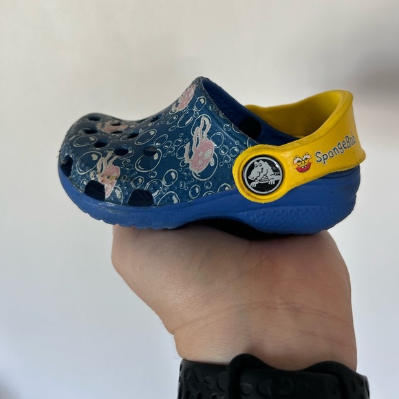 SpongeBob Crocs Size 4/5 - Picture 3 of 7